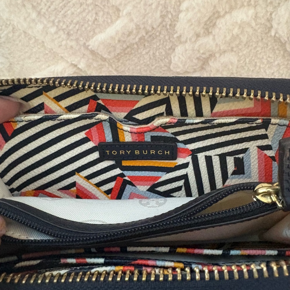 Tory Burch abstract pattern wallet - Picture 4 of 4